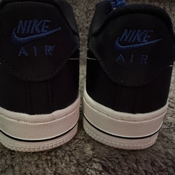 Boys Nike Air Force Ones - Picture 3 of 5